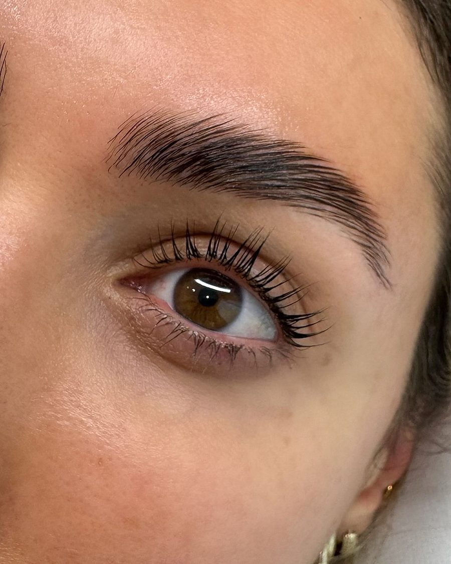 Brows bij Eems Beauty 1 Roof